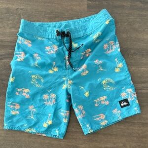 Quicksilver sz 10 boys swim shorts trunks